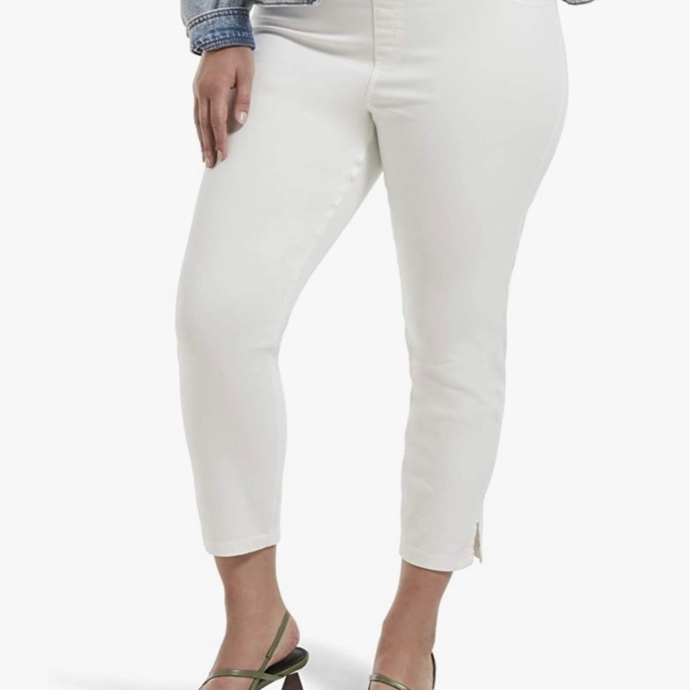 HUE Women's Ultra Soft Denim Jean Capri Leggings, size M